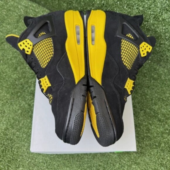 Jordan 4 Retro Mid Thunder - Picture 6 of 8
